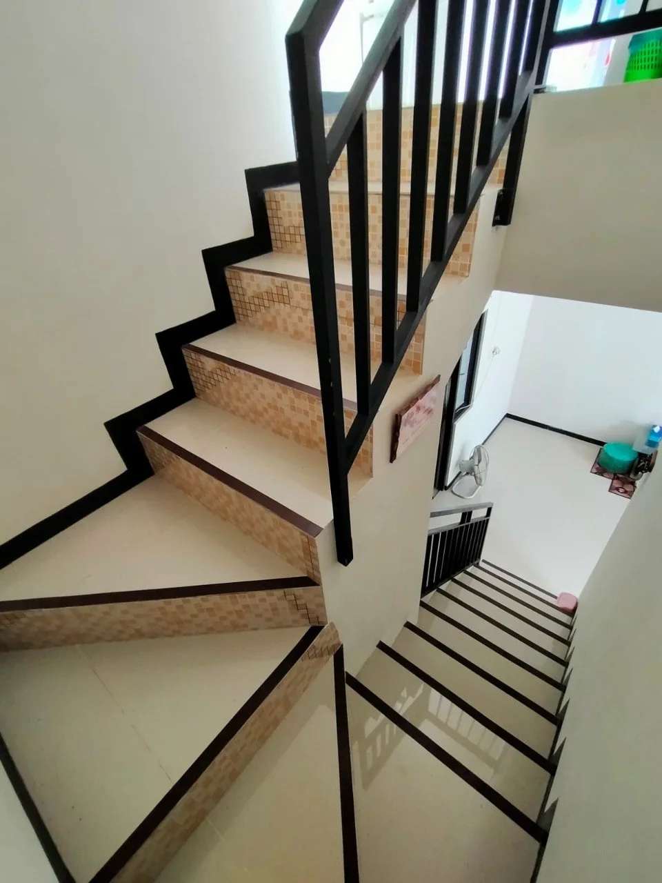 Dijual Rumah 2 Lantai Minimalis Strategis Siap Huni di Kawasan Perumahan Alana Regency Tambak Oso Sidoarjo - Thumbnail 2