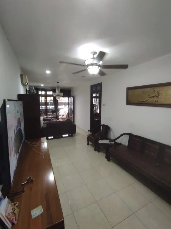 Dijual Rumah 2 Lantai Lokasi Ramai & Dekat MERR di Karang Empat Besar, Tambaksari, Surabaya Timur - Thumbnail 4
