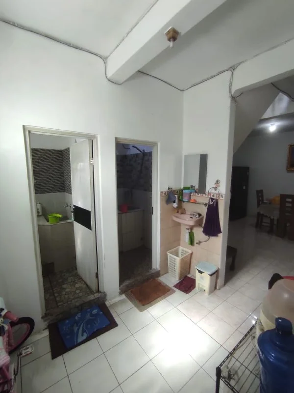 Dijual Rumah 2 Lantai Lokasi Ramai & Dekat MERR di Karang Empat Besar, Tambaksari, Surabaya Timur - Thumbnail 6