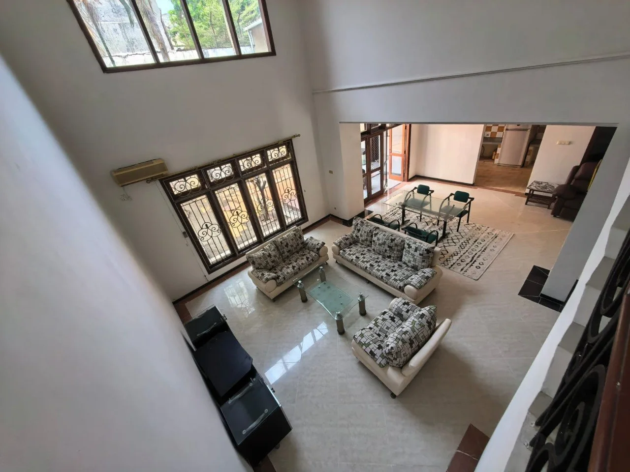 Dijual/Disewakan Rumah Mewah Nyaman di Kawasan Villa Bukit Mas Monaco Surabaya Barat - Thumbnail 5