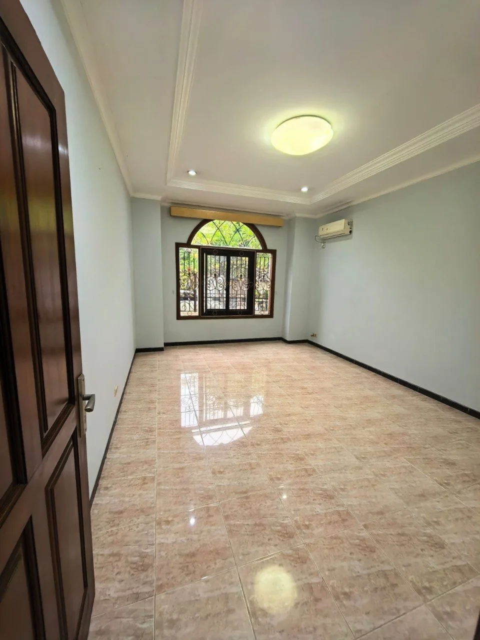 Dijual/Disewakan Rumah Mewah Nyaman di Kawasan Villa Bukit Mas Monaco Surabaya Barat - Thumbnail 6