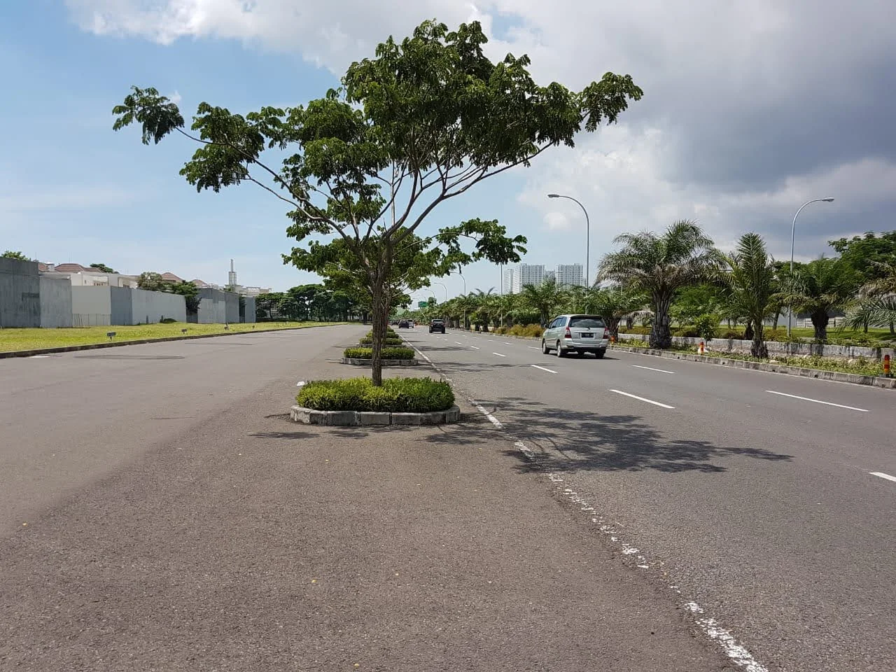 Disewakan Tanah Komersial Premium di Long Beach Boulevard, Pakuwon City Surabaya Timur - Image 1