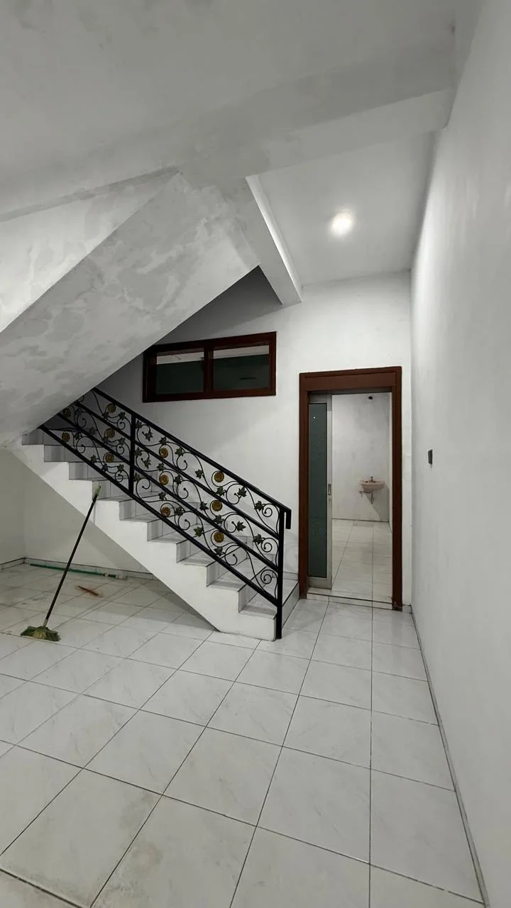 Dijual Ruko 2 Lantai Strategis Siap Untuk Usaha di Wilayah Permata Jingga Malang - Thumbnail 2