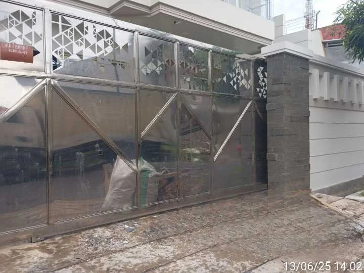 Dijual Rumah Murah di Dharmahusada Surabaya Timur