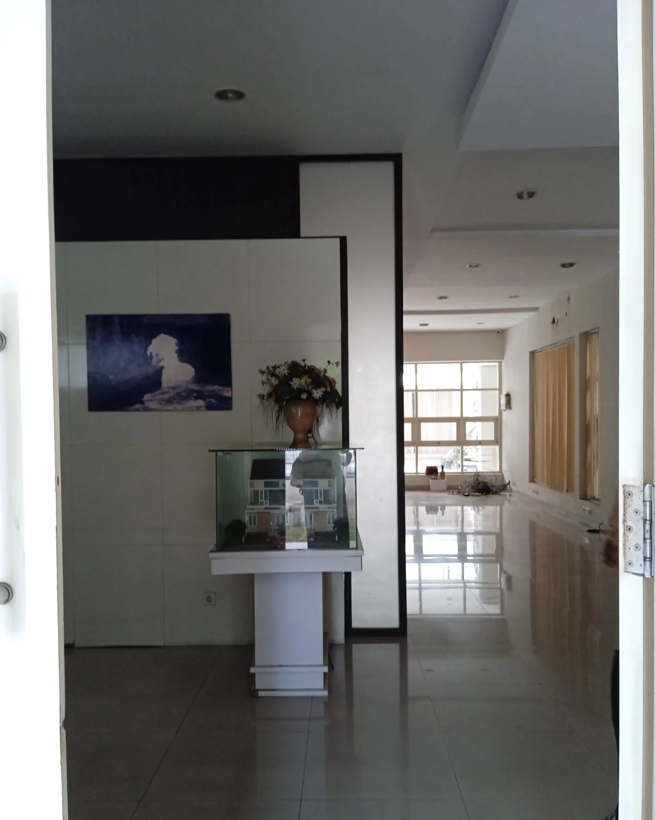 Disewakan Rumah Usaha Pusat Kota Wilayah Bengawan Surabaya Pusat - Image 1