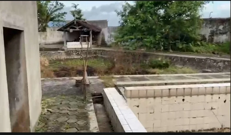 Dijual Rumah Hitung Tanah Murah Strategis di Jl. Raya Surabaya - Lawang Malang - Thumbnail 4