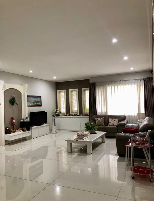 DiJual Rumah Mewah Siap Huni Wilayah Graha Family Surabaya Barat - Image 1