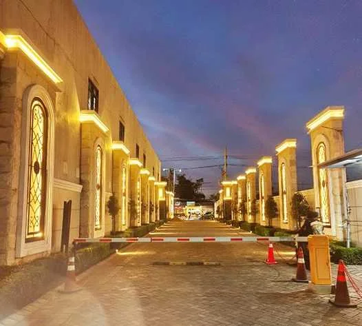 Dijual Rumah Baru Posisi Hook di South Houston Mansion Nine Surabaya Barat - Thumbnail 2