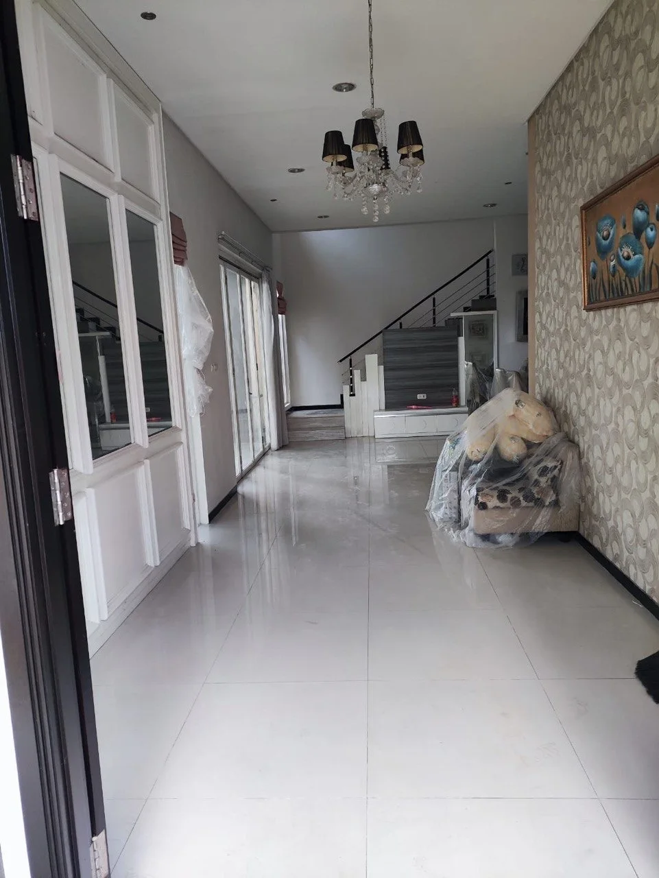 Disewakan Rumah Dekat Pasar di Taman Puspa Raya Citraland Surabaya Barat - Thumbnail 4