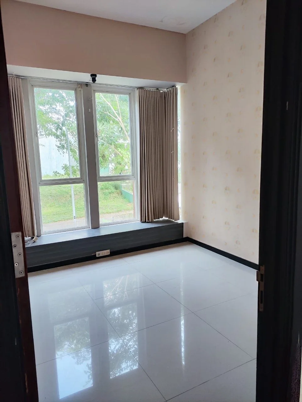 Disewakan Rumah Dekat Pasar di Taman Puspa Raya Citraland Surabaya Barat - Thumbnail 5