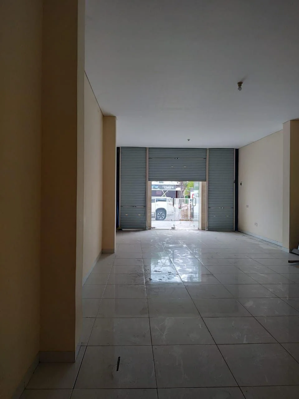 Dijual/Disewakan Ruko Lokasi Strategis di Raya Menganti Wiyung Surabaya Barat - Thumbnail 4