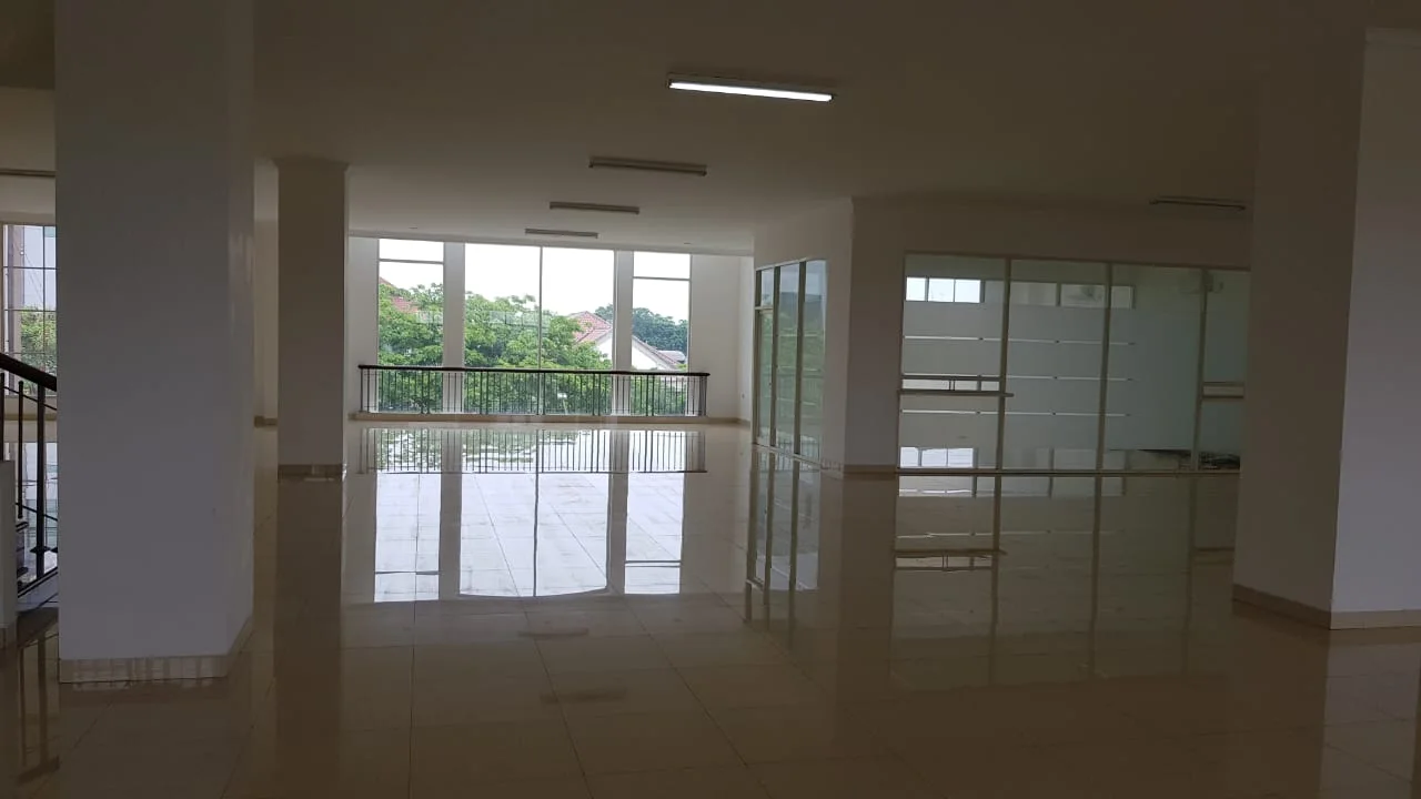 Disewakan/Dijual Gedung Baru Jemursari Surabaya Selatan - Image 1