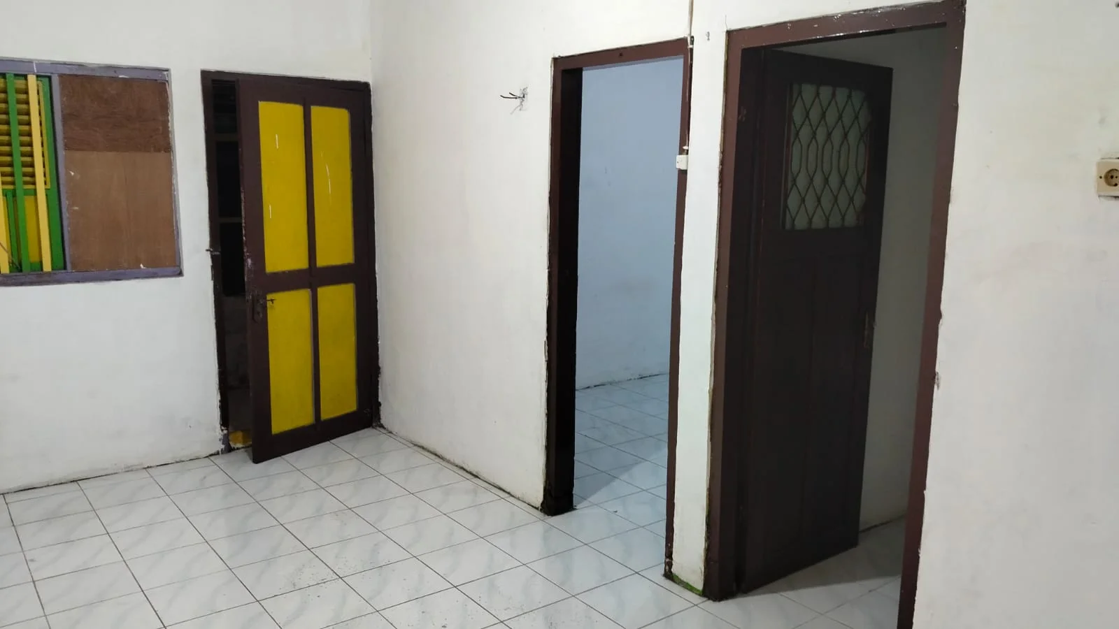 Disewakan Rumah di Jalan Dukuh Kupang Timur Surabaya Barat - Thumbnail 4