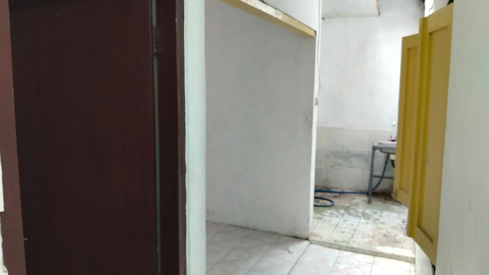 Disewakan Rumah di Jalan Dukuh Kupang Timur Surabaya Barat - Thumbnail 5