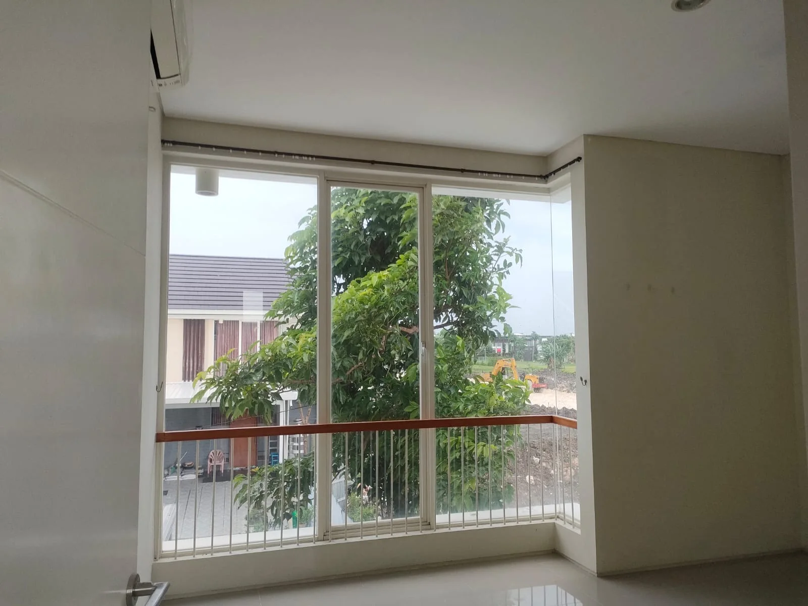 Disewakan Rumah Siap Huni Northwest Park Citraland Surabaya Barat - Thumbnail 4