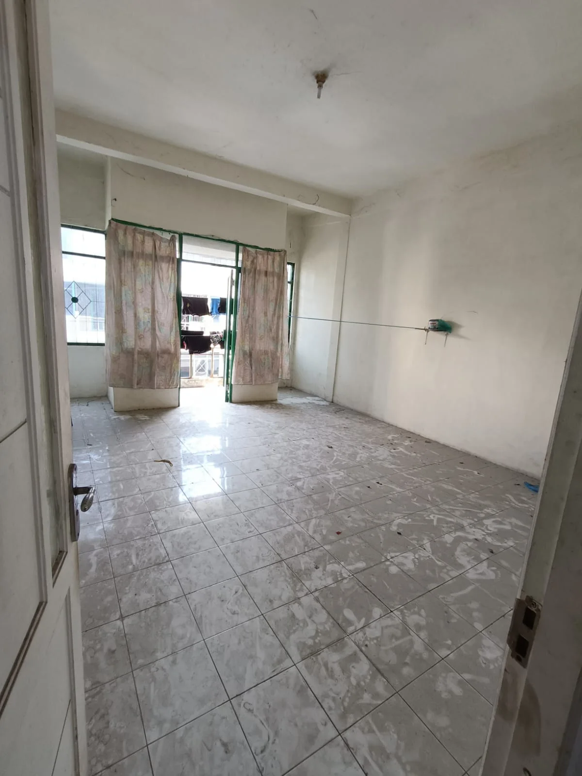 Dijual Cepat Ruko 3,5 Lantai di Pengampon Square Surabaya Utara - Image 1