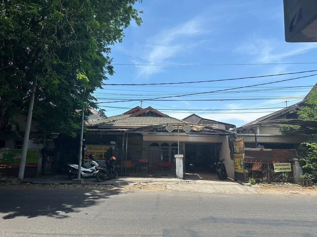 Disewakan Rumah Usaha Komersial di Jalan Raya Taman Asri Pondok Tjandra, Sidoarjo - Image 1