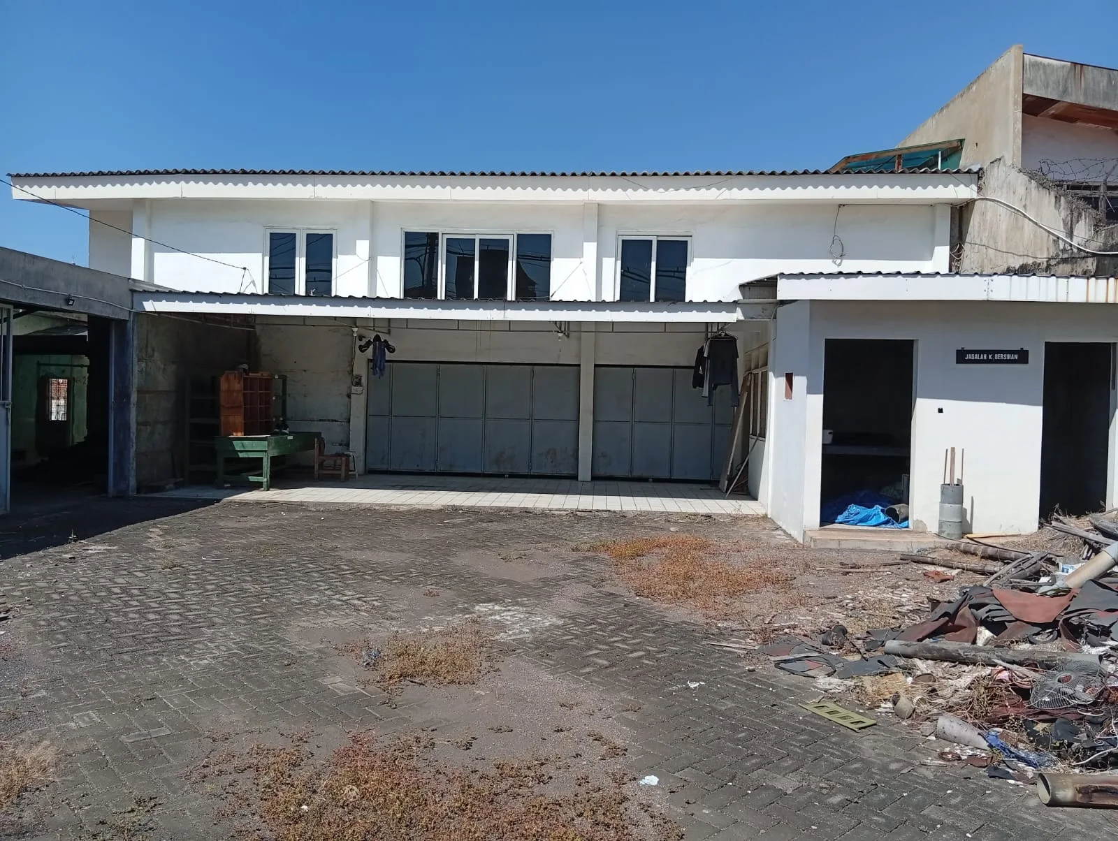 Dijual/Disewakan Rumah Usaha Lokasi Komersial Strategis Raya Tambak Rejo Surabaya Timur - Thumbnail 2