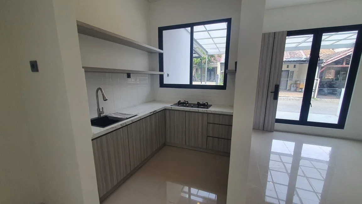 Dijual Rumah Modern Minimalis Kondisi New Gres di Kawasan Bukit Palma, Citraland Utara Surabaya Barat - Thumbnail 5