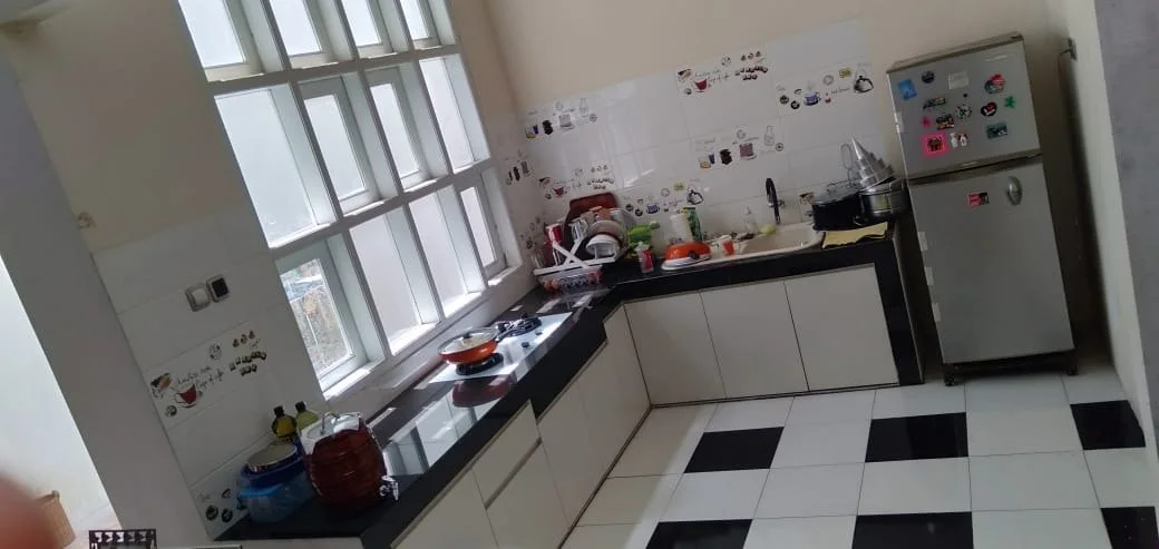 Dijual Rumah Siap Huni di Kawasan Bukit Palma, Citraland Surabaya Barat - Thumbnail 4