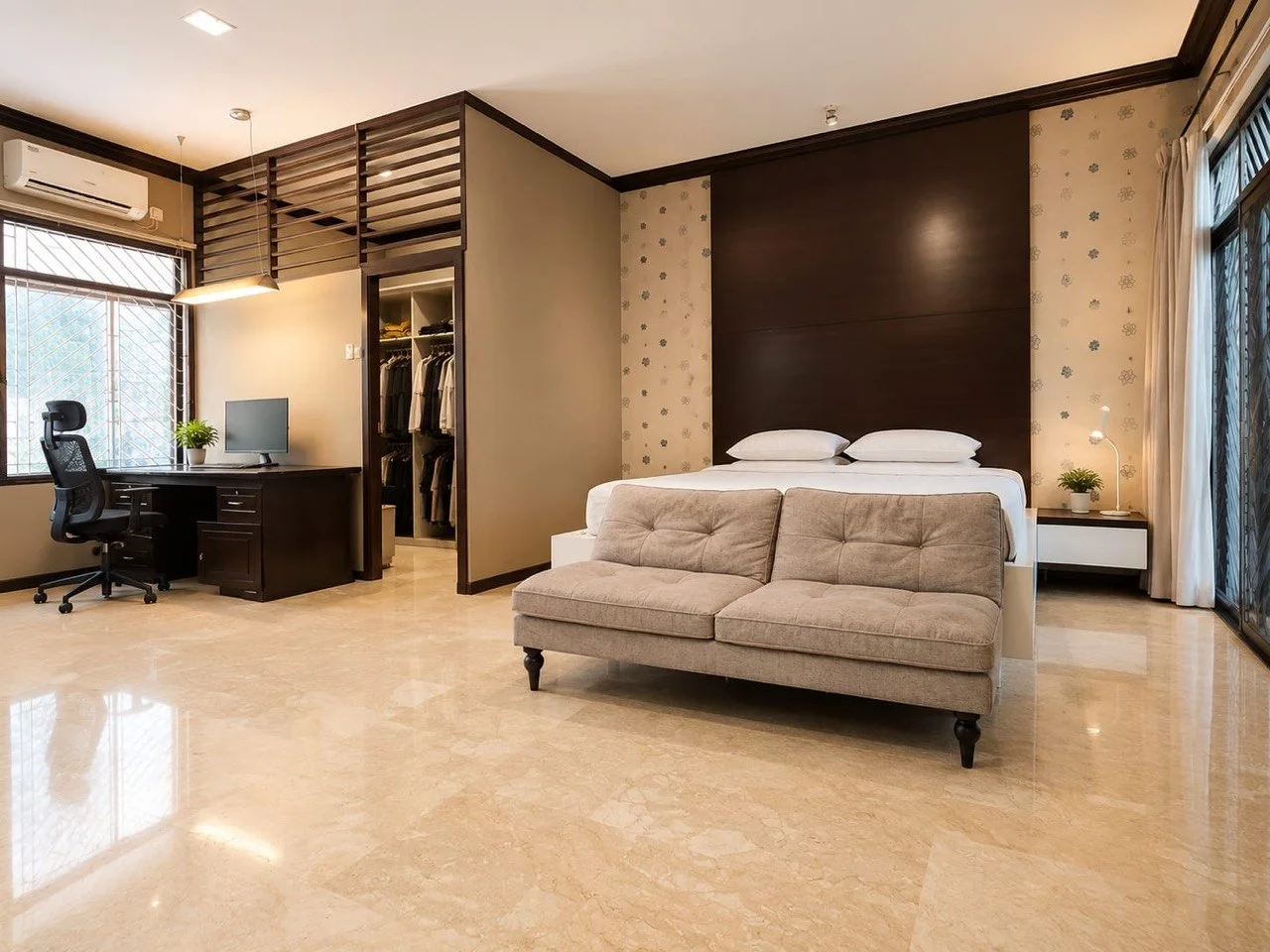 Dijual Rumah Premium di Kawasan Darmo Permai Selatan, Surabaya Barat - Thumbnail 2