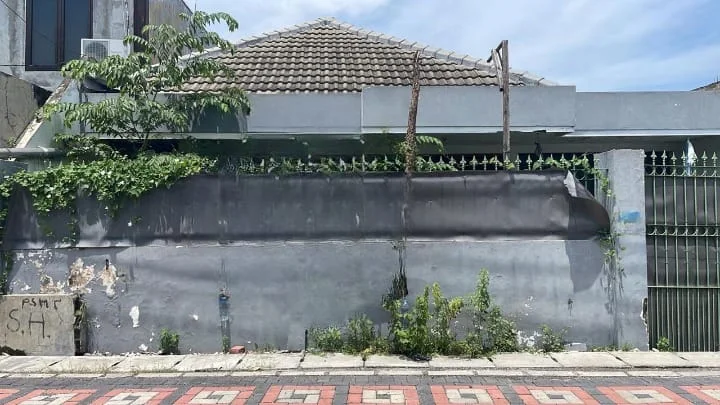 Jual Rumah 1 Lantai Lebak Timur Siap Huni Lokasi Strategis Surabaya, Murah