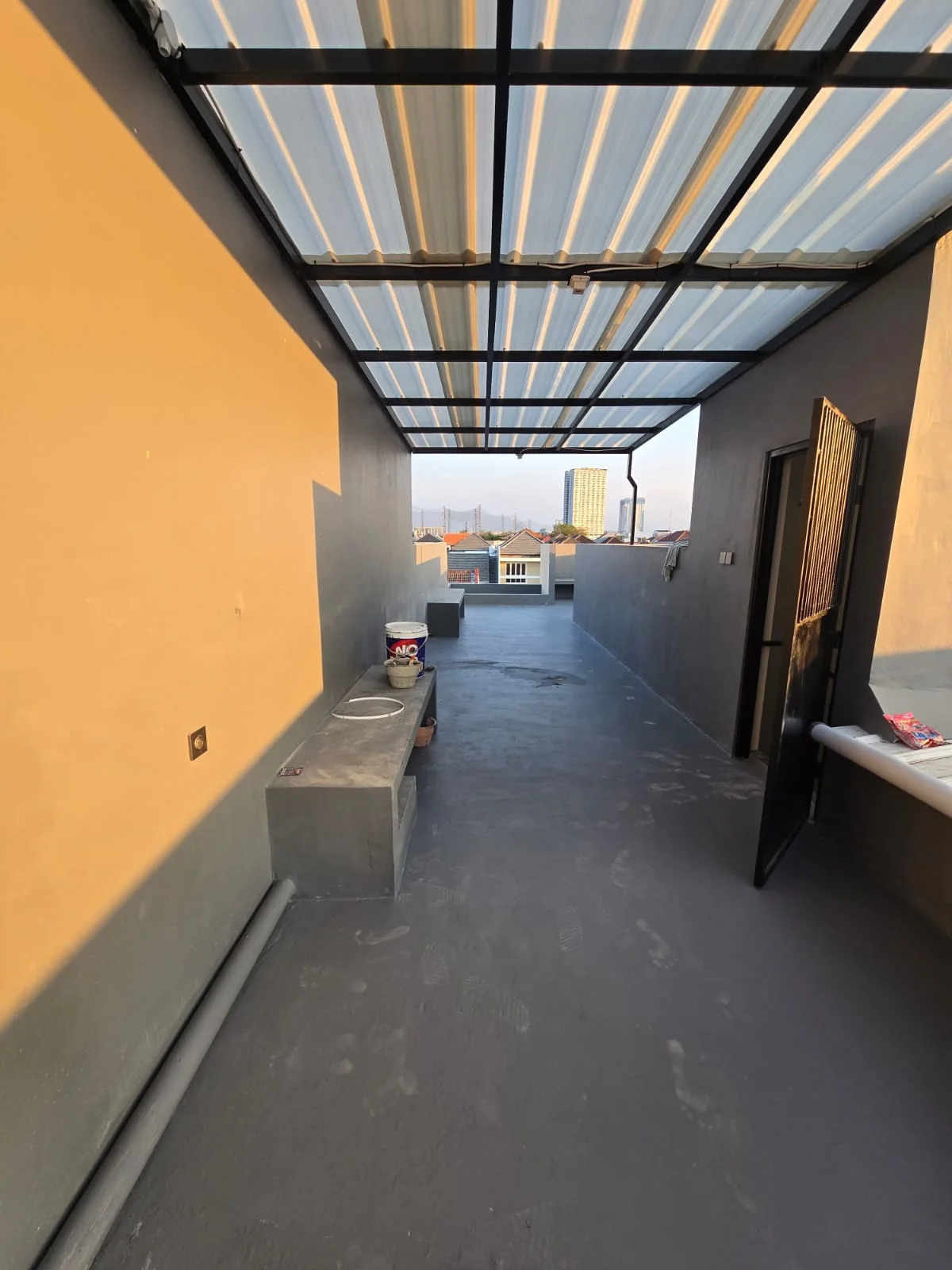 Dijual Rumah Baru 2 Lantai Dengan Rooftop Luas di Babatan Pantai Utara, Surabaya Barat - Thumbnail 2