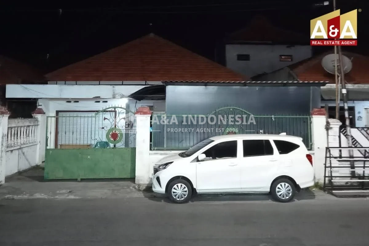 Dijual Rumah Strategis Plus 14 Kamar Kos di Kedung Baruk – Surabaya Timur