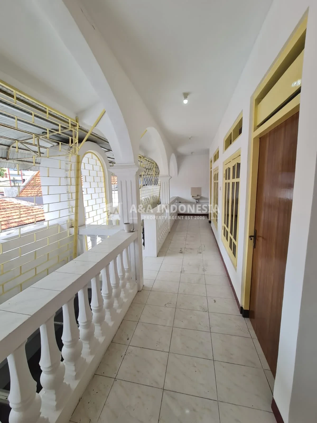 Disewakan Rumah Usaha 2 Lantai Cocok Untuk Usaha Lokasi Ramai di Raya Karang Empat Besar Surabaya Timur - Thumbnail 6