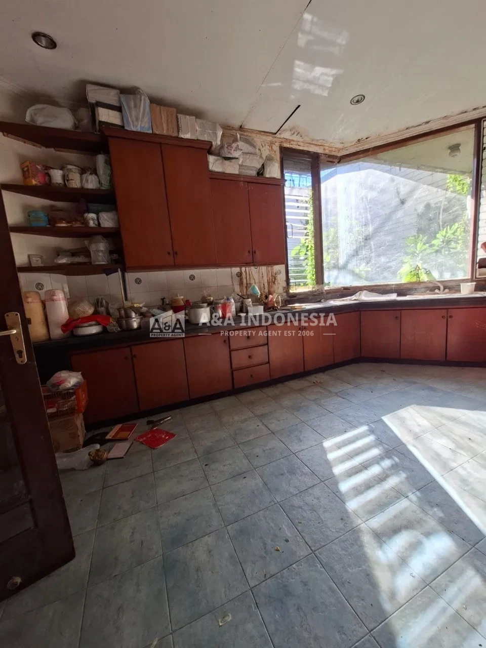 Disewakan Rumah Hitung Tanah Komersial Di Kawasan Dharmahusada Indah, Surabaya Timur - Thumbnail 2