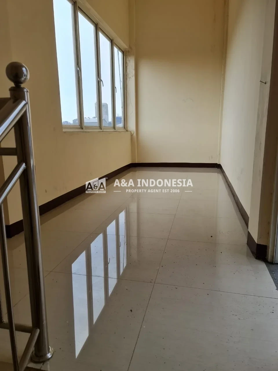 Disewakan Ruko Lokasi Strategis Nol Jalan Raya Kedungsari Surabaya Pusat - Thumbnail 4