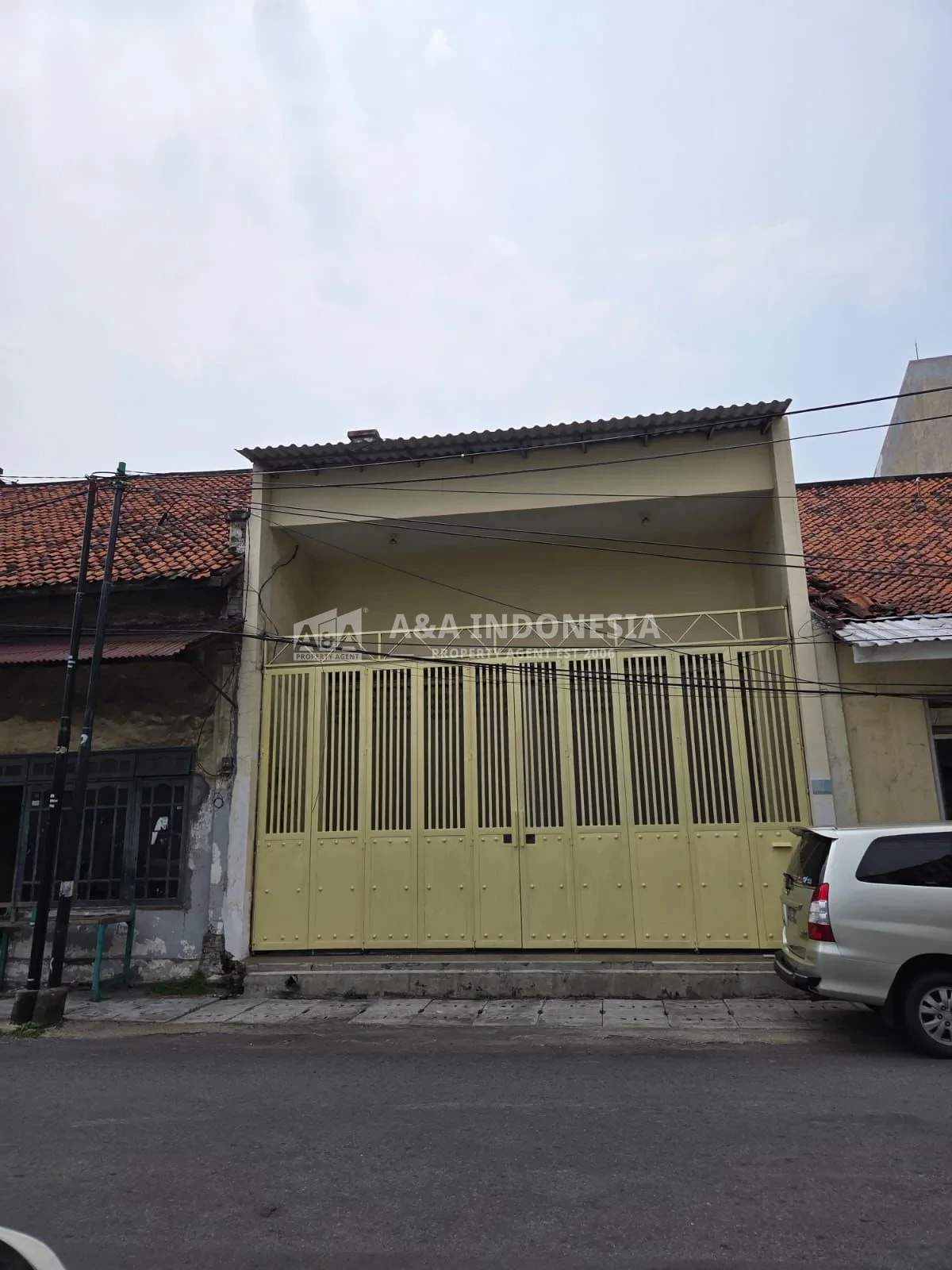 Disewakan Rumah Usaha Siap Pakai Lokasi Strategis di Jalan Krembangan Barat Surabaya Pusat - Image 1