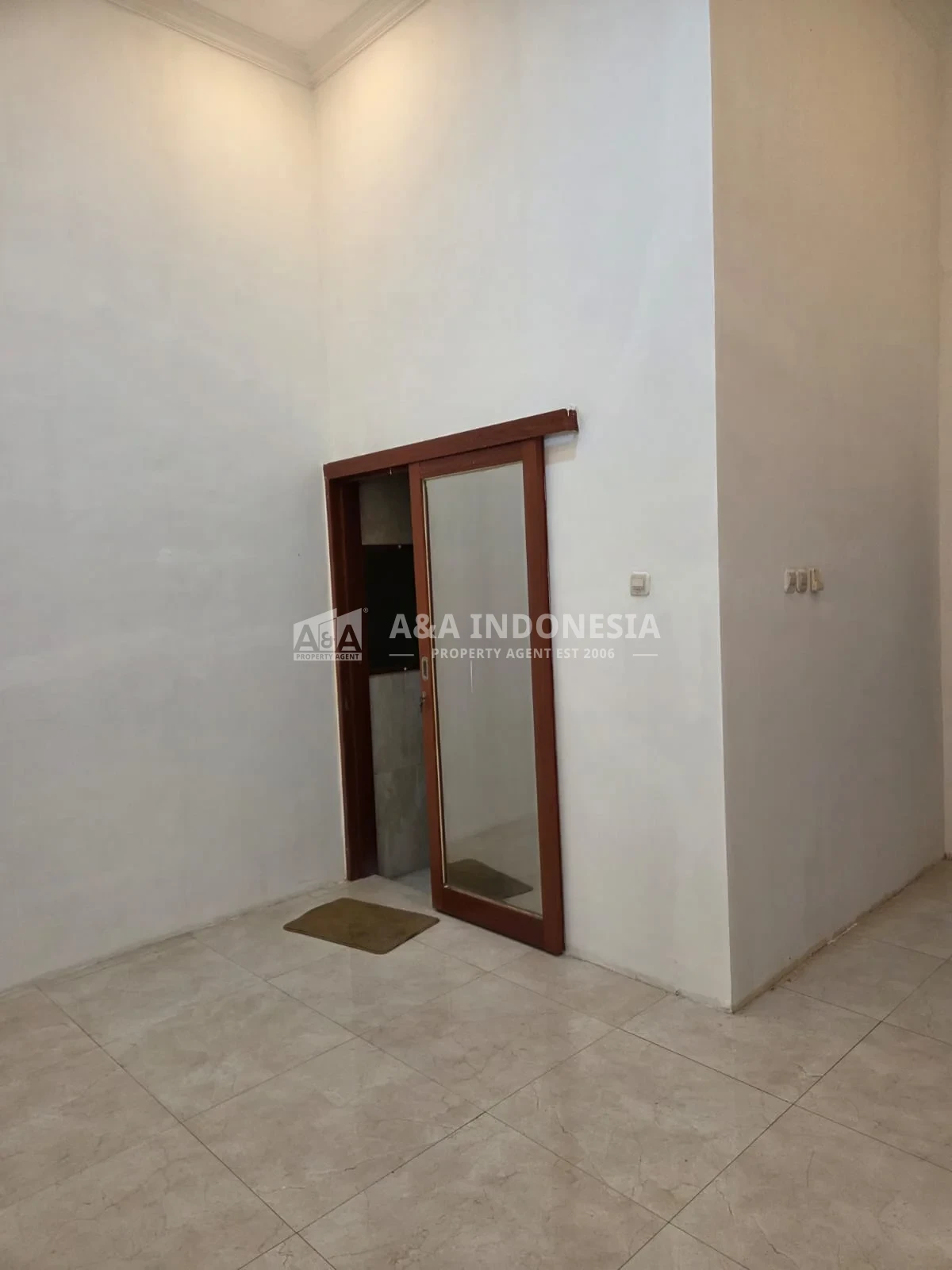 Disewakan Rumah Usaha Siap Pakai Lokasi Strategis di Jalan Krembangan Barat Surabaya Pusat - Thumbnail 2