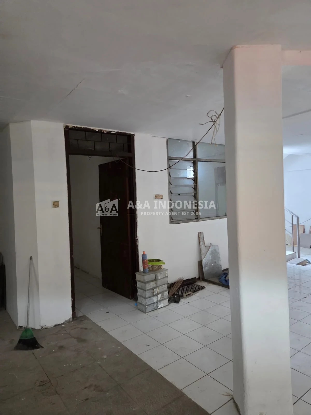Disewakan Rumah Usaha Siap Pakai Lokasi Strategis di Jalan Krembangan Barat Surabaya Pusat - Thumbnail 5