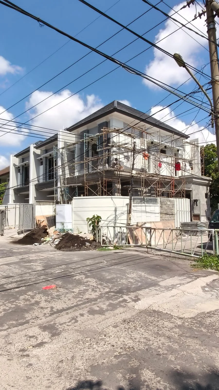 Jual Rumah Hook 2 Lantai Baru Gress Lokasi Strategis Babatan Pantai Surabaya Timur - Thumbnail 4