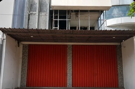 Disewakan Ruko Strategis di Jalan Kedungsari Surabaya Barat - Image 1