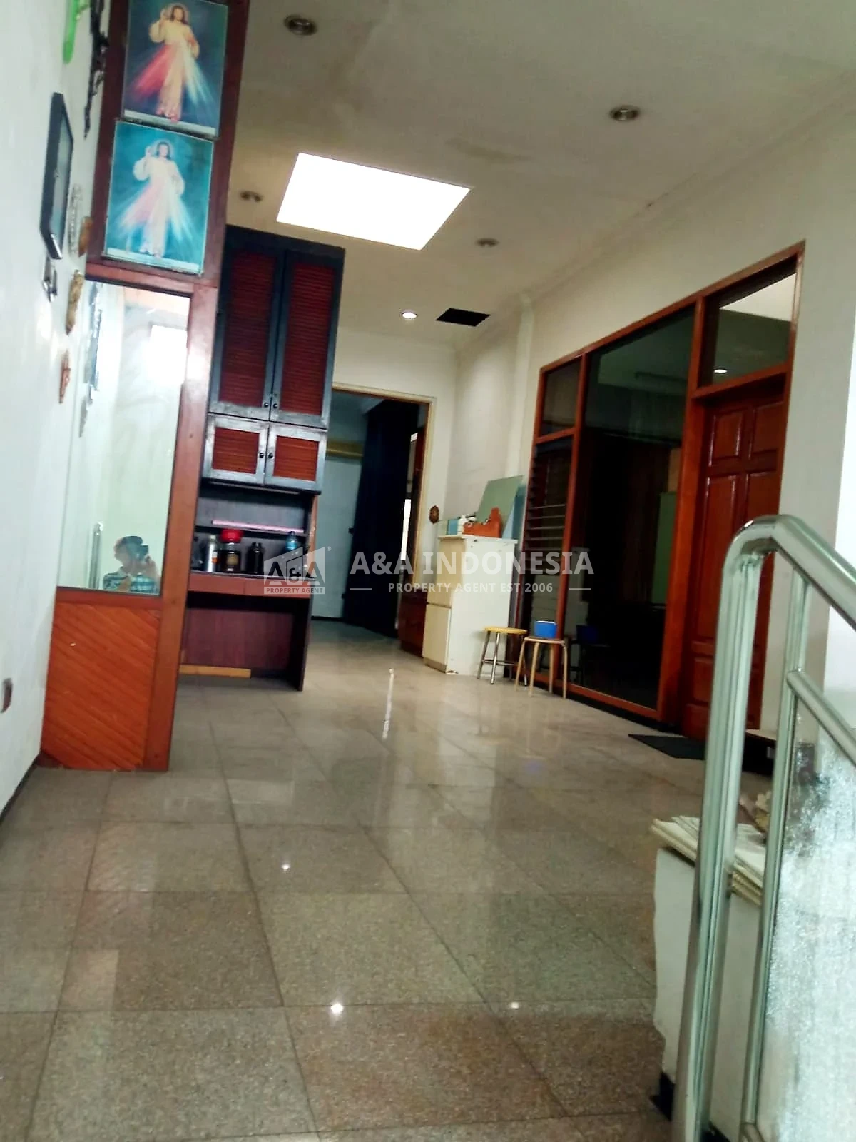Dijual Rumah Usaha Strategis di Jalan Kedungsari, Surabaya Pusat - Thumbnail 2