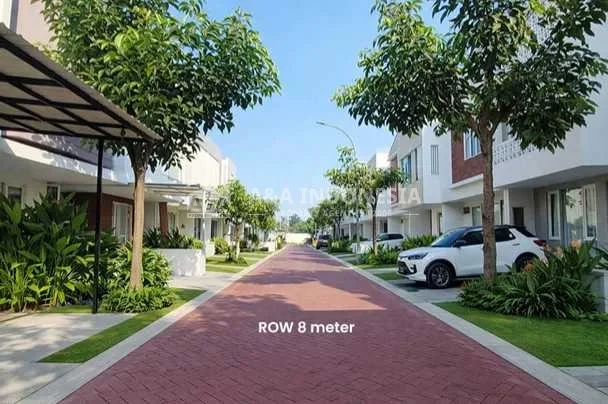 Dijual Rumah Mewah Modern di Dian Istana Cluster Oasia Surabaya Barat - Thumbnail 3
