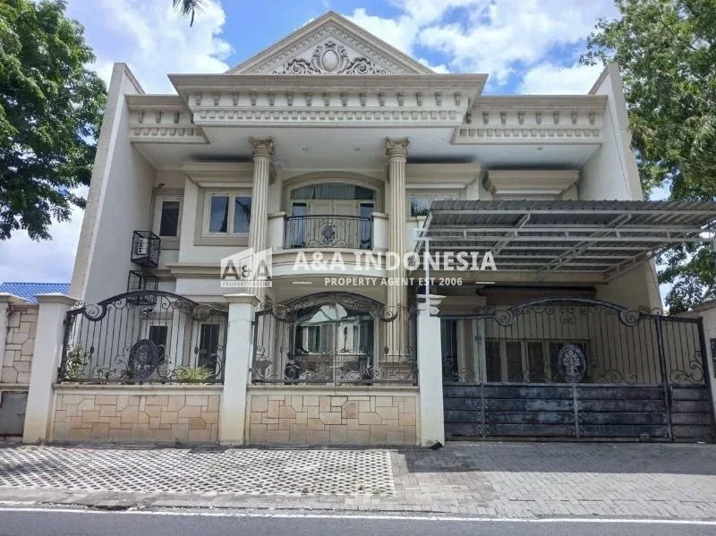 Disewakan Rumah Mewah Lokasi Strategis dan Siap Huni Raya International Village Citraland Surabaya Barat - Image 1