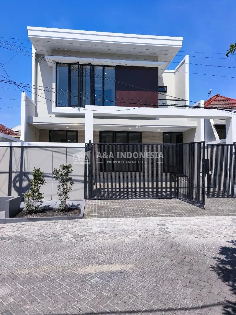 Dijual Rumah Mewah Baru Gress Jalan Utama Sutorejo Mulyosari Surabaya Timur - Image 1