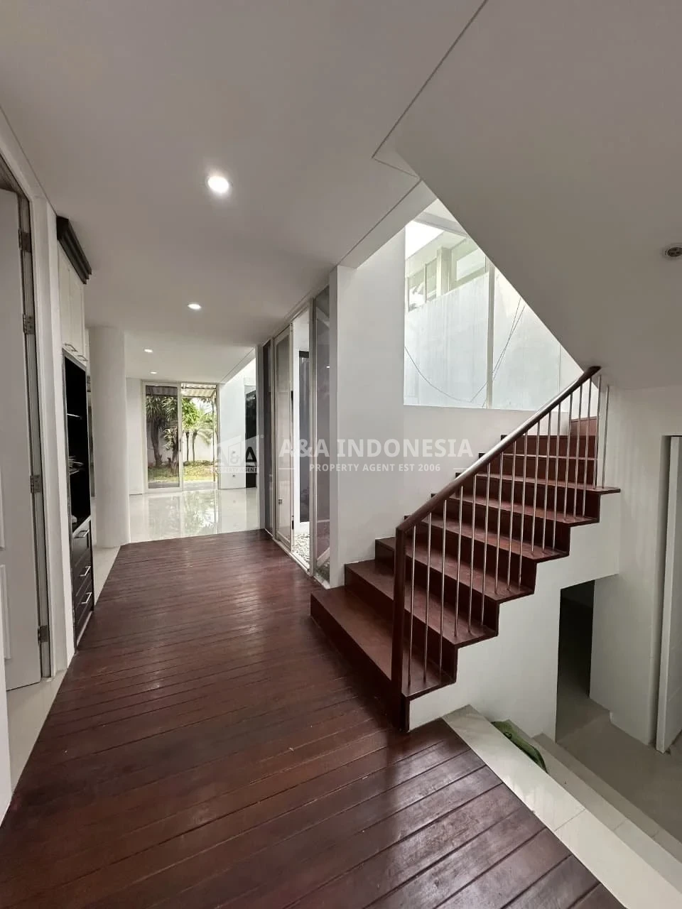 Dijual Rumah Lokasi Strategis Cluster Depan Royal Park Citraland Surabaya Barat - Thumbnail 2