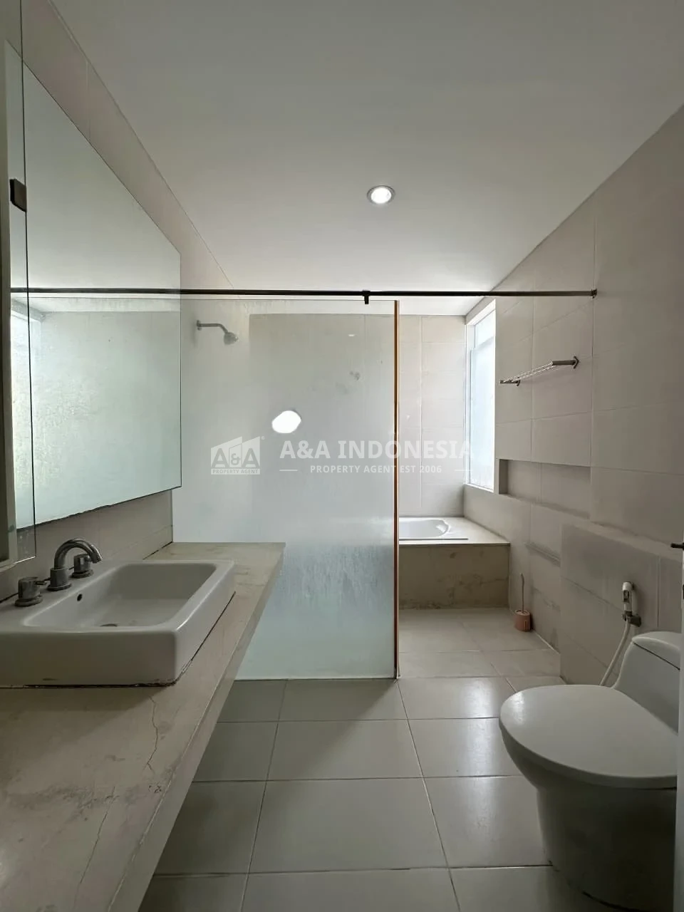 Dijual Rumah Lokasi Strategis Cluster Depan Royal Park Citraland Surabaya Barat - Thumbnail 4