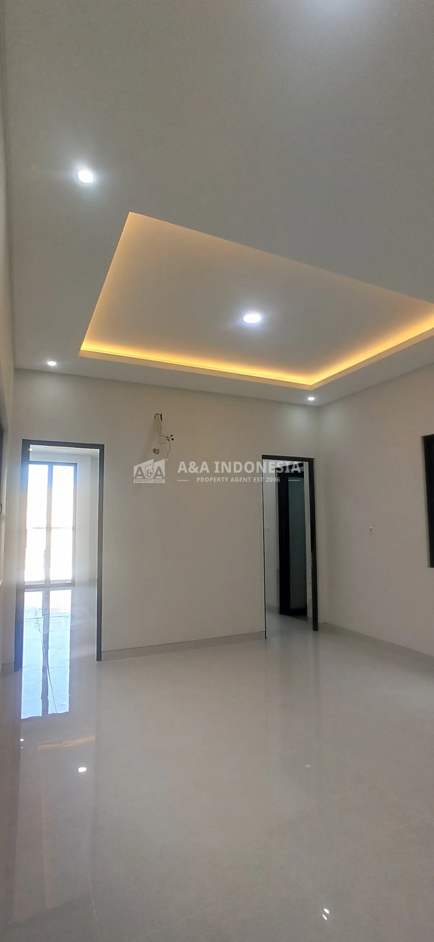Jual Rumah Mewah 2 Lantai Mocca Vrbana Lokasi Premium Dian Istana Surabaya Barat - Thumbnail 2
