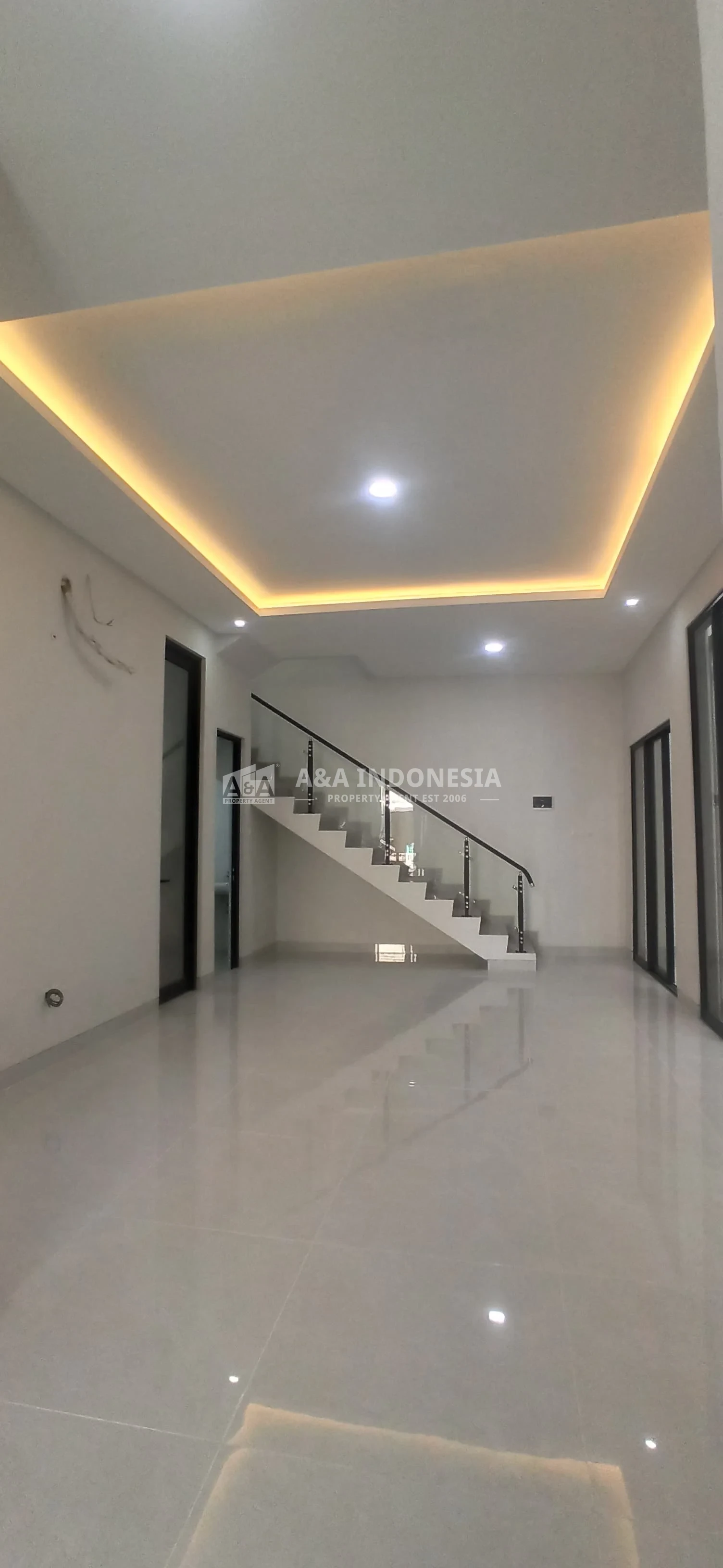 Jual Rumah Mewah 2 Lantai Mocca Vrbana Lokasi Premium Dian Istana Surabaya Barat - Thumbnail 3