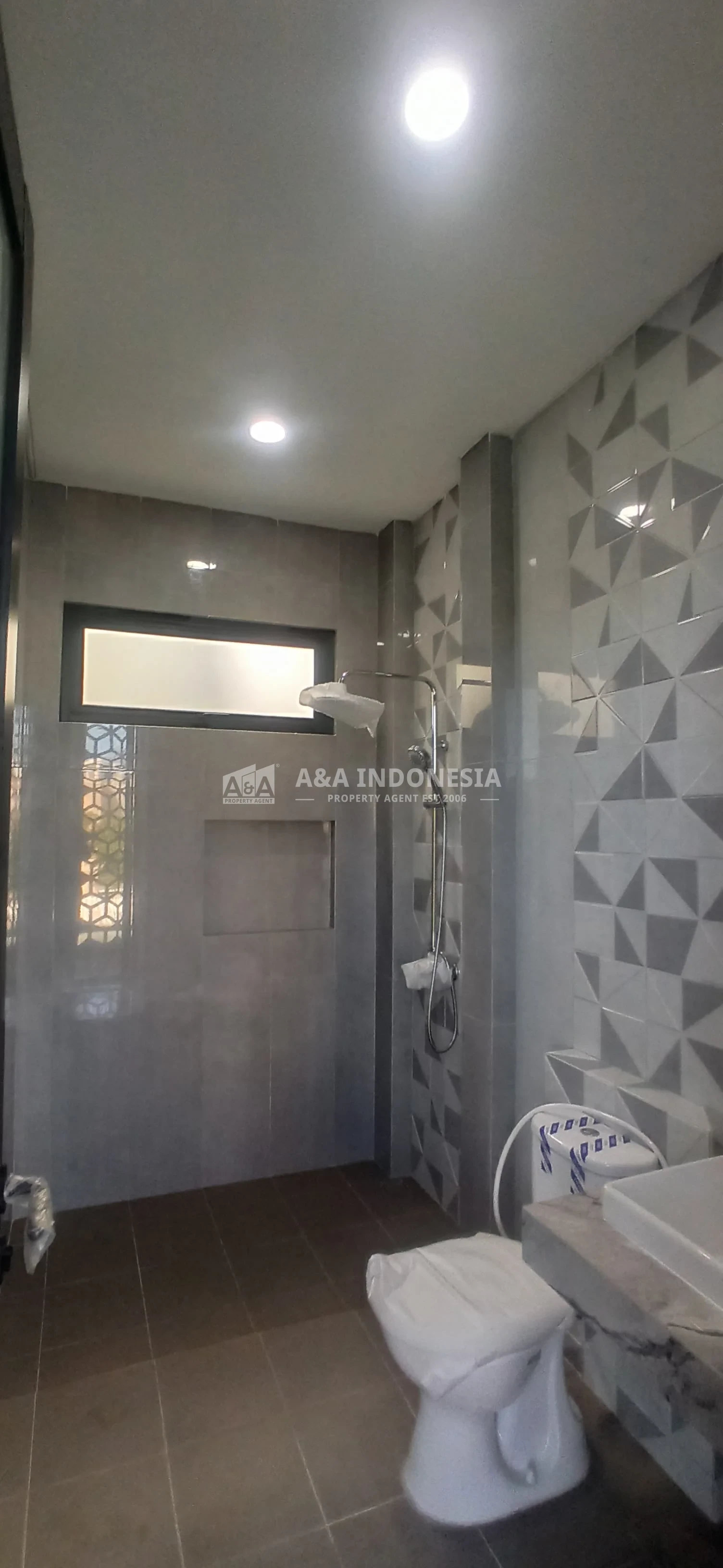 Jual Rumah Mewah 2 Lantai Mocca Vrbana Lokasi Premium Dian Istana Surabaya Barat - Thumbnail 5
