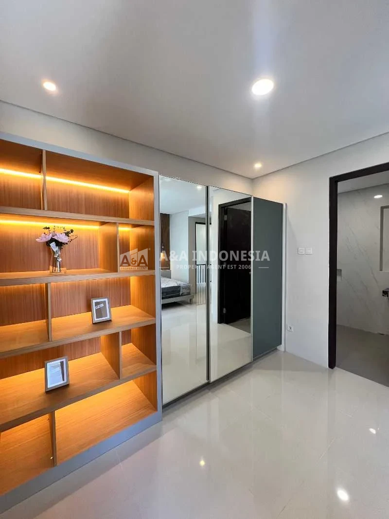 Jual Rumah Mewah Baru Lokasi Premium di Mocca Vrbana Dian Istana Surabaya Barat - Thumbnail 5