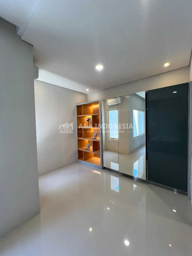 Jual Rumah Mewah Baru Lokasi Premium di Mocca Vrbana Dian Istana Surabaya Barat - Thumbnail 7