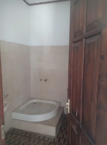 Dijual Rumah Dengan Lokasi Strategis Di Kawasan Dukuh Kupang, Surabaya Barat - Thumbnail 7