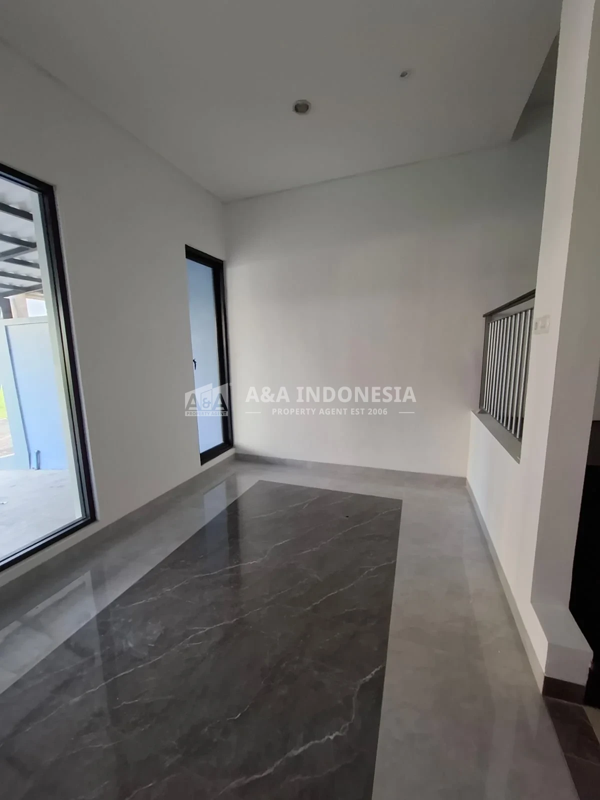 Jual Cepat Rumah Minimalis Palm Beach Pakuwon City Surabaya Timur - Thumbnail 5