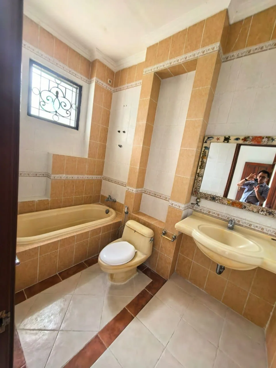Dijual Villa Mewah Bukit Mas – Monaco 1, Surabaya Bara - Thumbnail 7